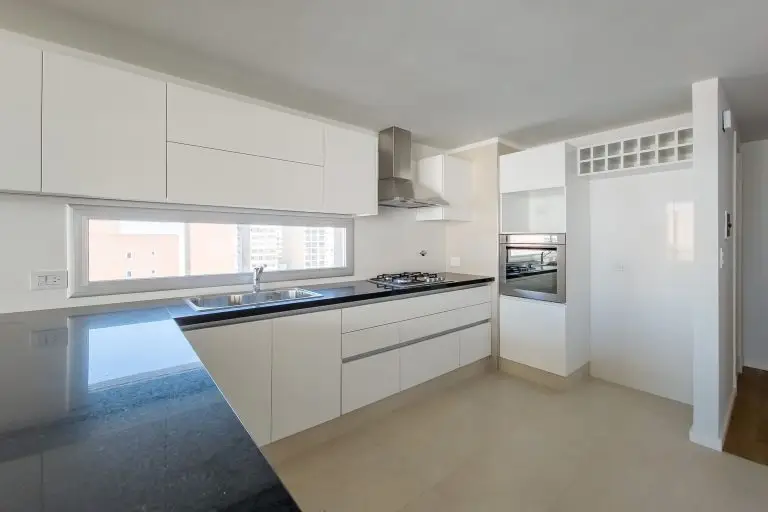 Mueble de cocina blanco laca en Rosario